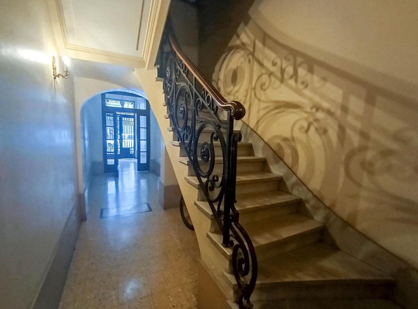 Foto de VENTA – IMPONENTE DEPARTAMENTO DE ÉPOCA 135 M² – APTA PROFESIONAL Y, imagen 5