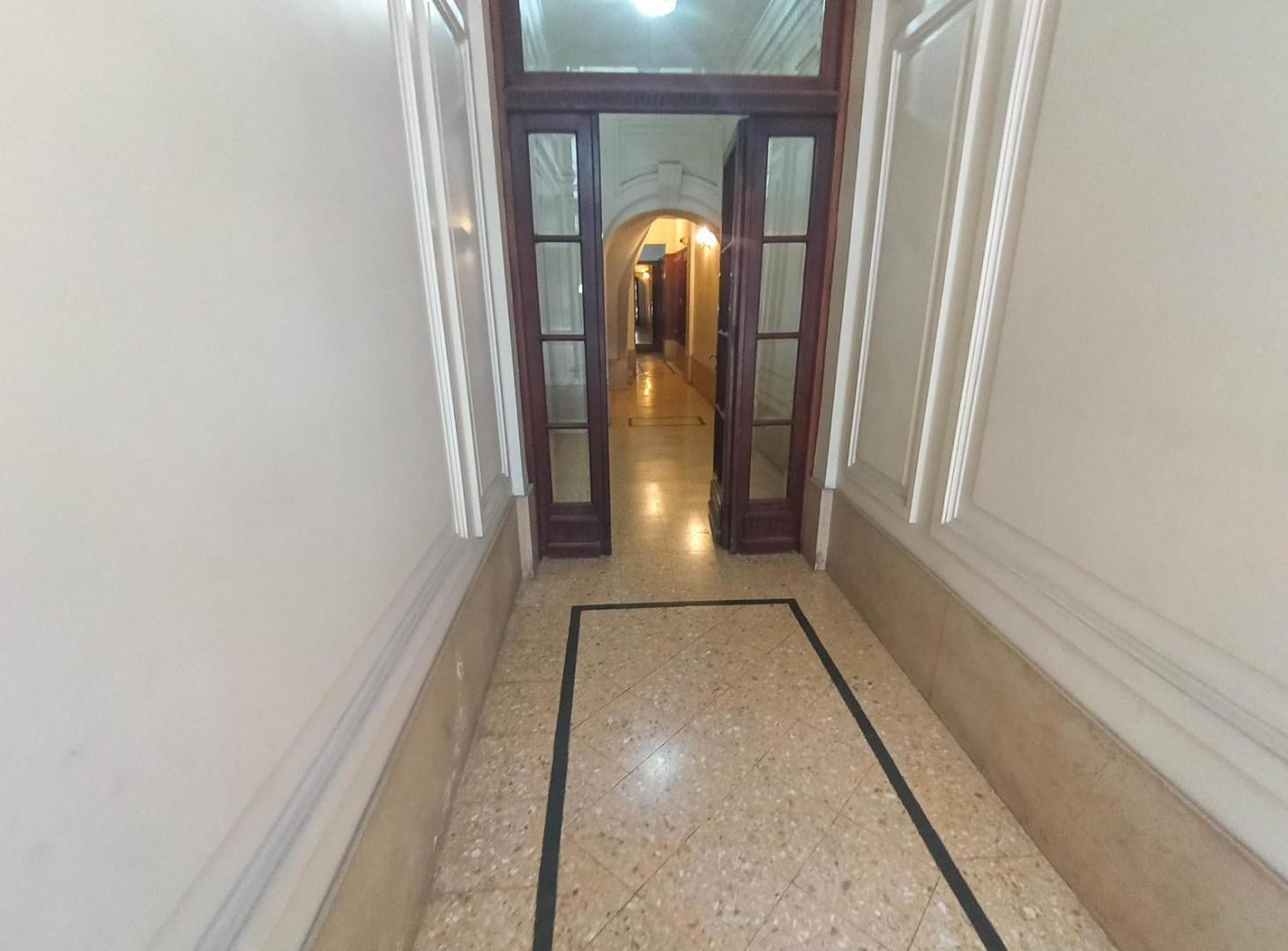 Foto de VENTA – IMPONENTE DEPARTAMENTO DE ÉPOCA 135 M² – APTA PROFESIONAL Y, imagen 4