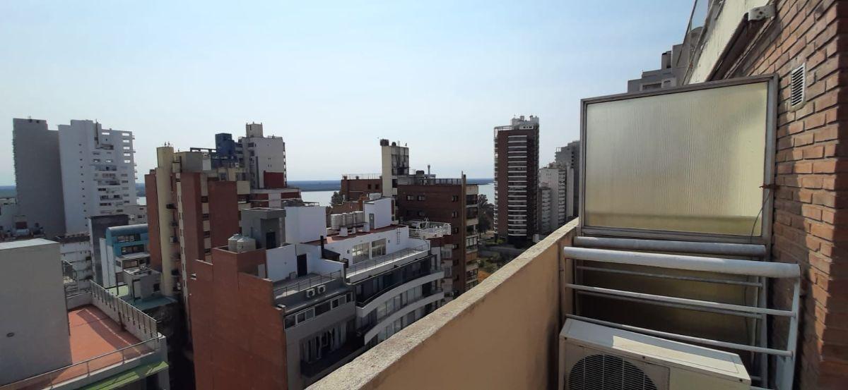 Foto de AMPLIO DEPARTAMENTO UN DORMITORIO CON COCHERA Y VISTA AL RIO, imagen 2