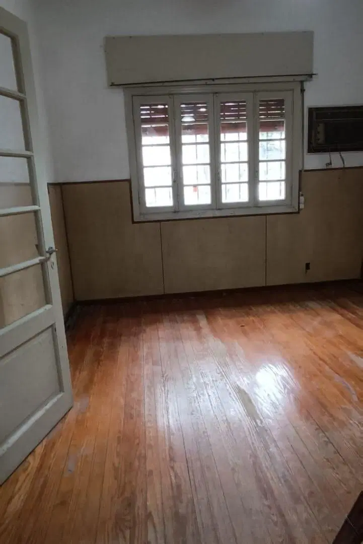 Casa con 180 m² 2 dormitorios cochera y jardinen alquiler en Echesortu 4