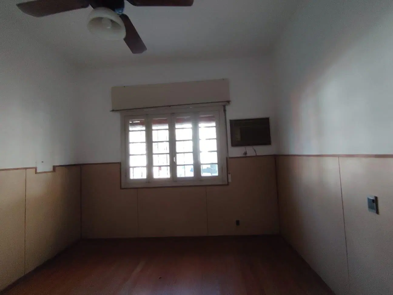 Casa con 180 m² 2 dormitorios cochera y jardinen alquiler en Echesortu 5