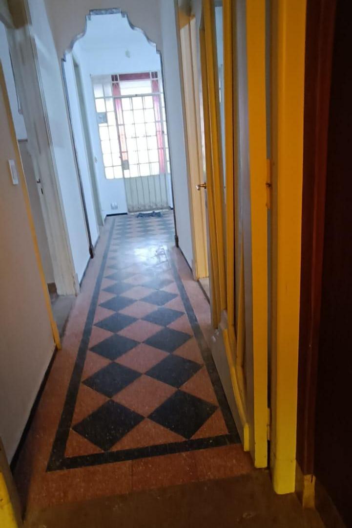 Foto de Casa con 180 m² 2 dormitorios cochera y jardinen alquiler en Echesortu, imagen 1