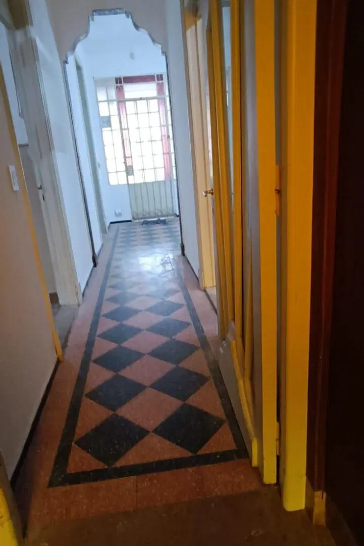 Casa con 180 m² 2 dormitorios cochera y jardinen alquiler en Echesortu 1