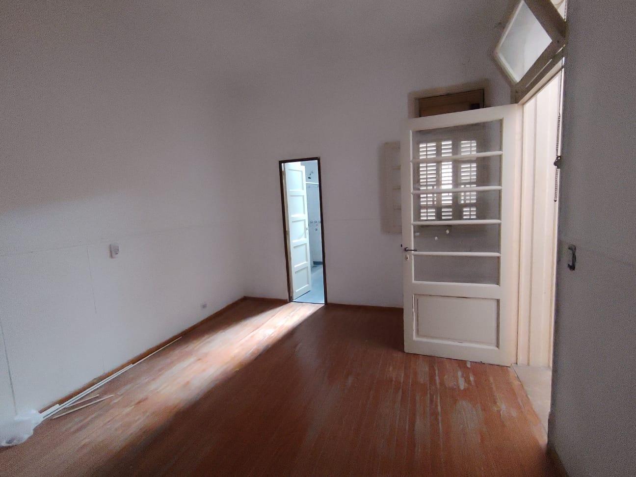 Foto de Casa con 180 m² 2 dormitorios cochera y jardinen alquiler en Echesortu, imagen 2