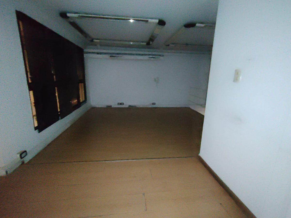 Foto de LOCAL AMPLIO EN ALQUILER UBICADO EN SAN MARTIN Y CORDOBA, imagen 3