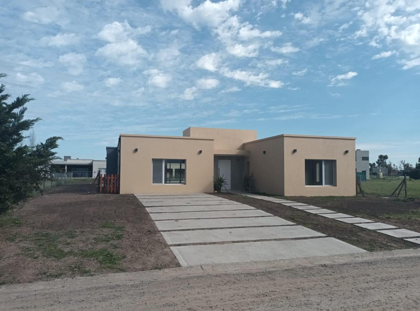 Foto de Dueño directo!!! casa c/pileta a estrenar Barrio Cerrado Lagos de San, imagen 1