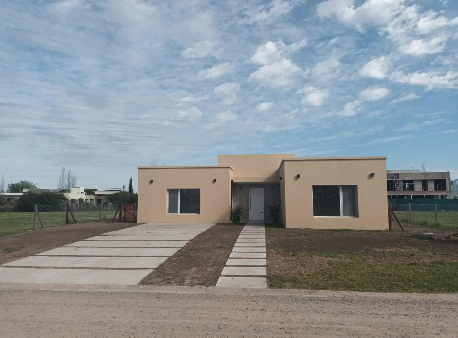 Foto de Dueño directo!!! casa c/pileta a estrenar Barrio Cerrado Lagos de San, imagen 3