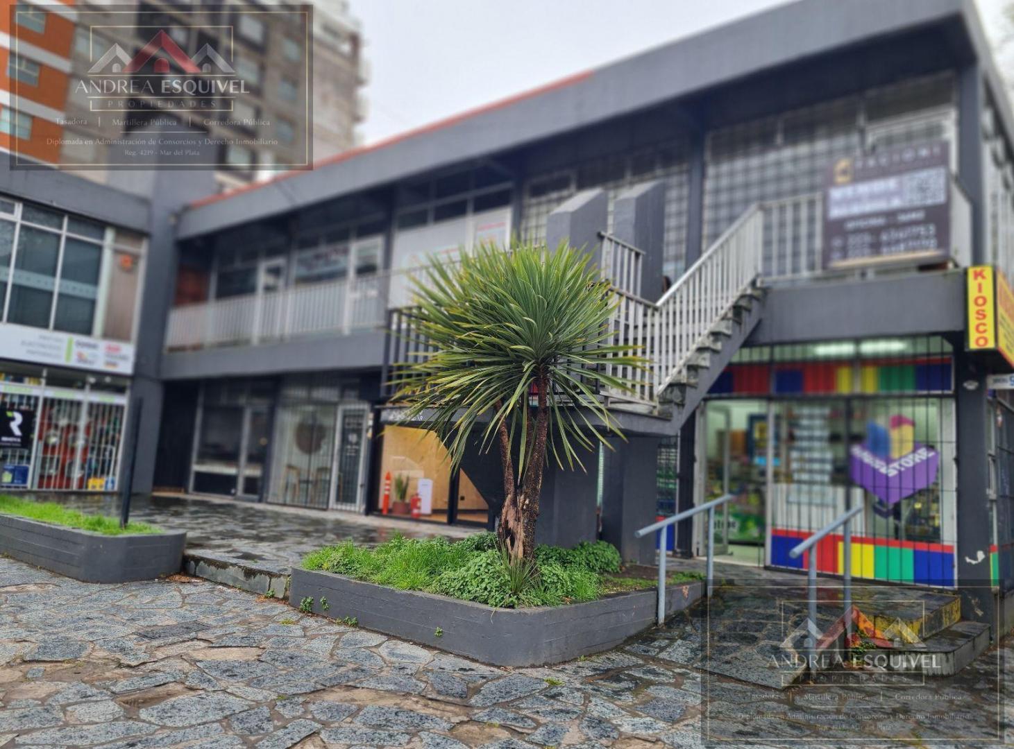 Foto de VENTA OFICINA DOBLE A LA CALLE - CENTRO COMERCIAL ALVARADO Y LA RIOJA, imagen 2