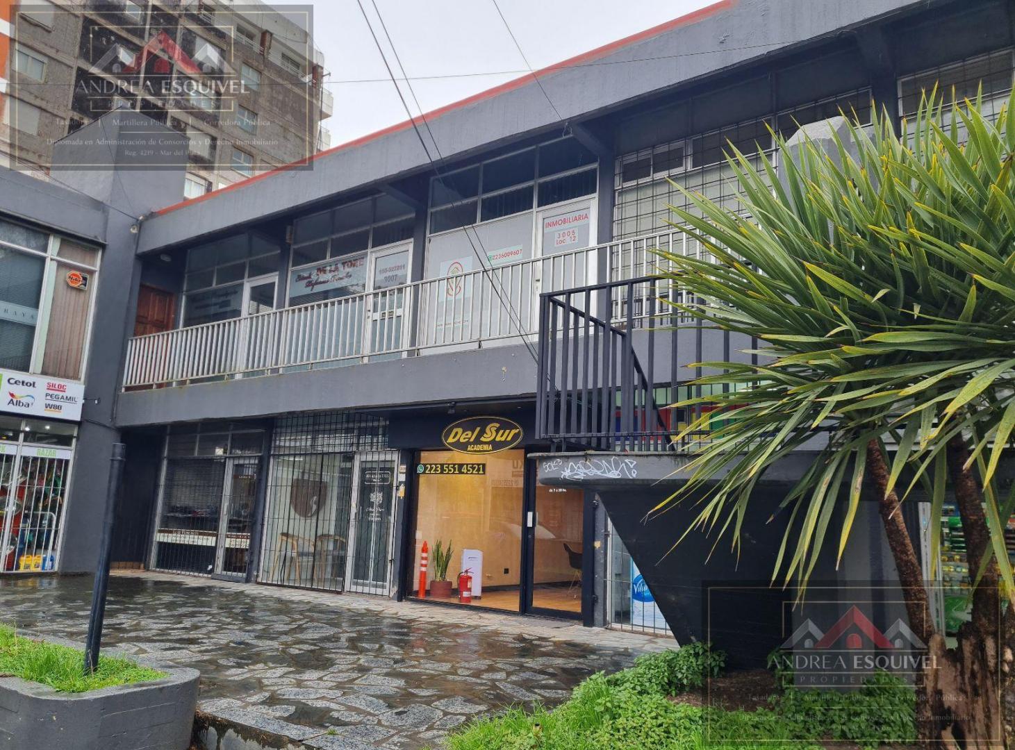 Foto de VENTA OFICINA DOBLE A LA CALLE - CENTRO COMERCIAL ALVARADO Y LA RIOJA, imagen 1