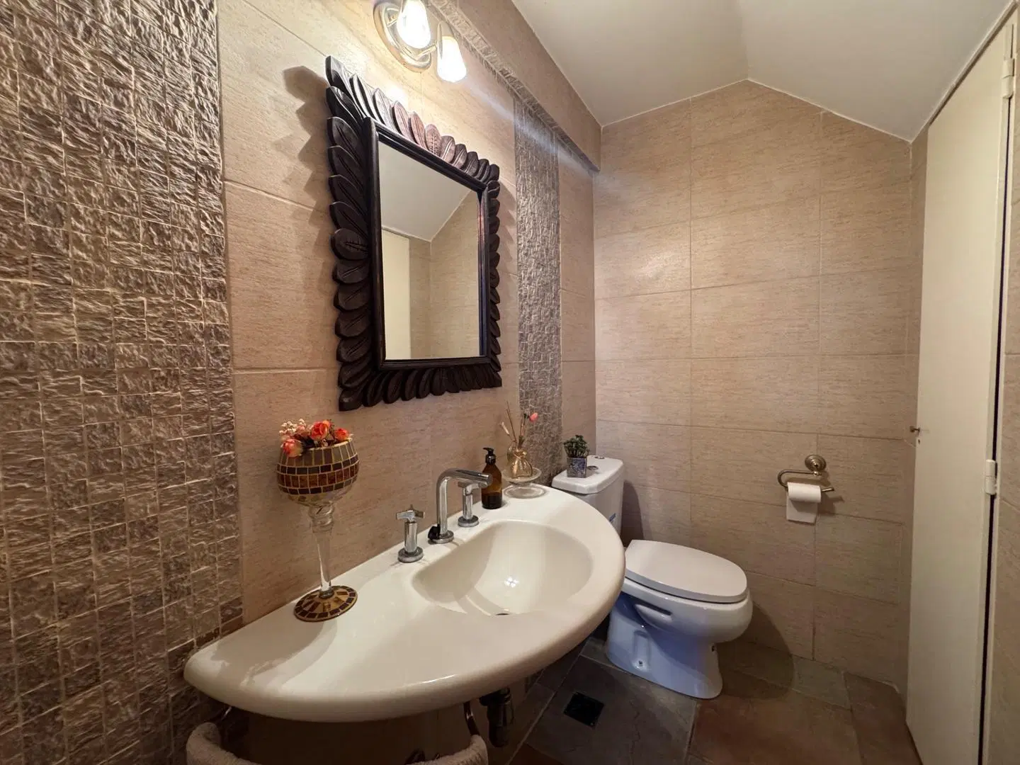 CASA EN VENTA - CAMPOS DE ALVAREZ 4