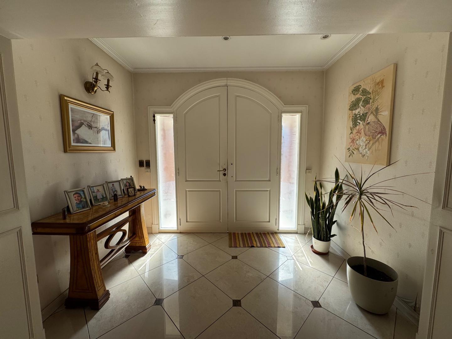 Foto de CASA EN VENTA EN COUNTRY BANCO PROVINCIA, imagen 2