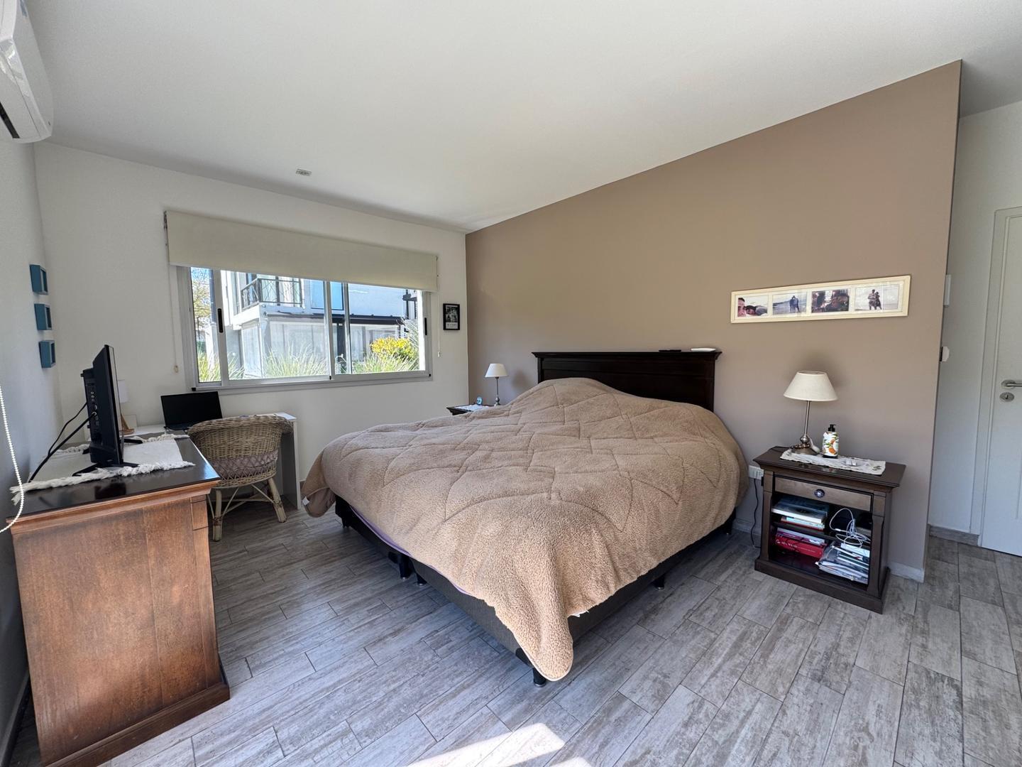Foto de Casa en Venta de 5 Ambientes, Barrio Cerrado Weston, imagen 2