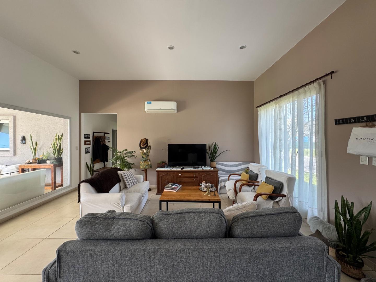 Foto de Casa en Venta de 5 Ambientes, Barrio Cerrado Weston, imagen 5