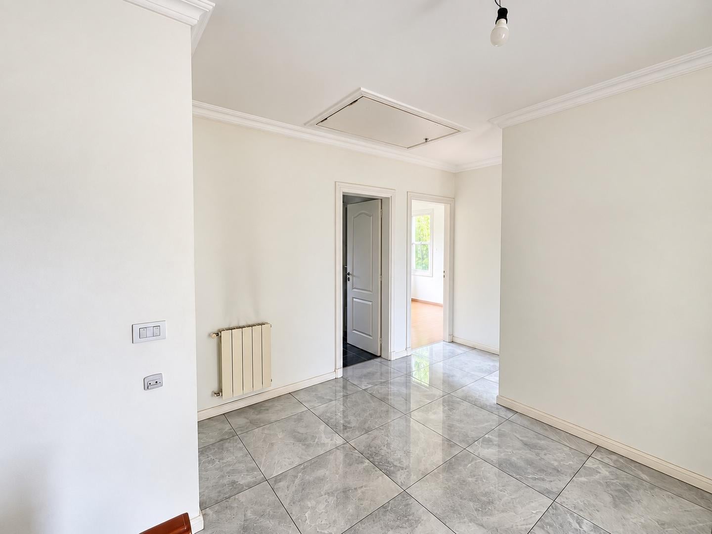 Foto de CASA EN VENTA - CAMPOS DE ALVAREZ 4 DORMITORIOS + ESCRITORIO, imagen 2