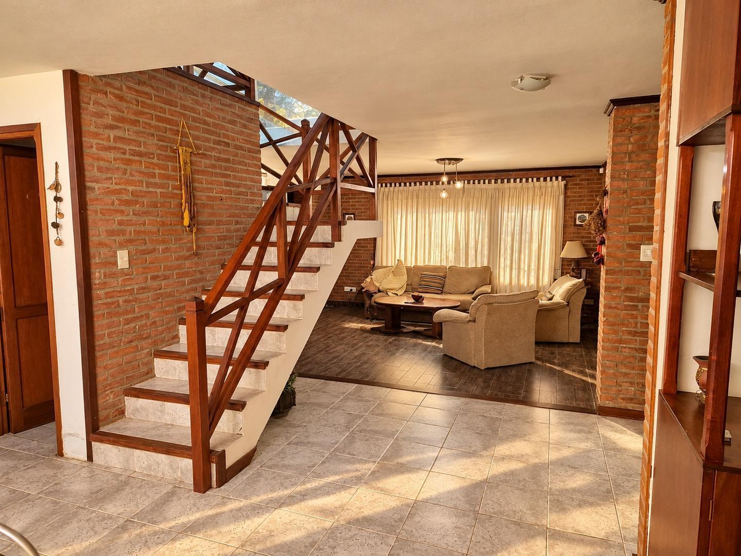 Foto de CASA EN VENTA EN PINAMAR 7 AMBIENTES 5 HABITACIONES, imagen 5