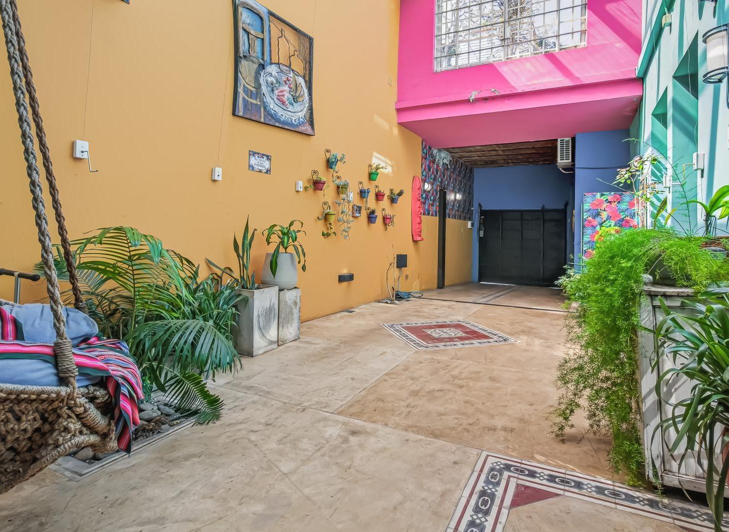 Foto de Casa de 5 habitaciones, dependencia, jardín, piscina y terraza – Villa, imagen 4