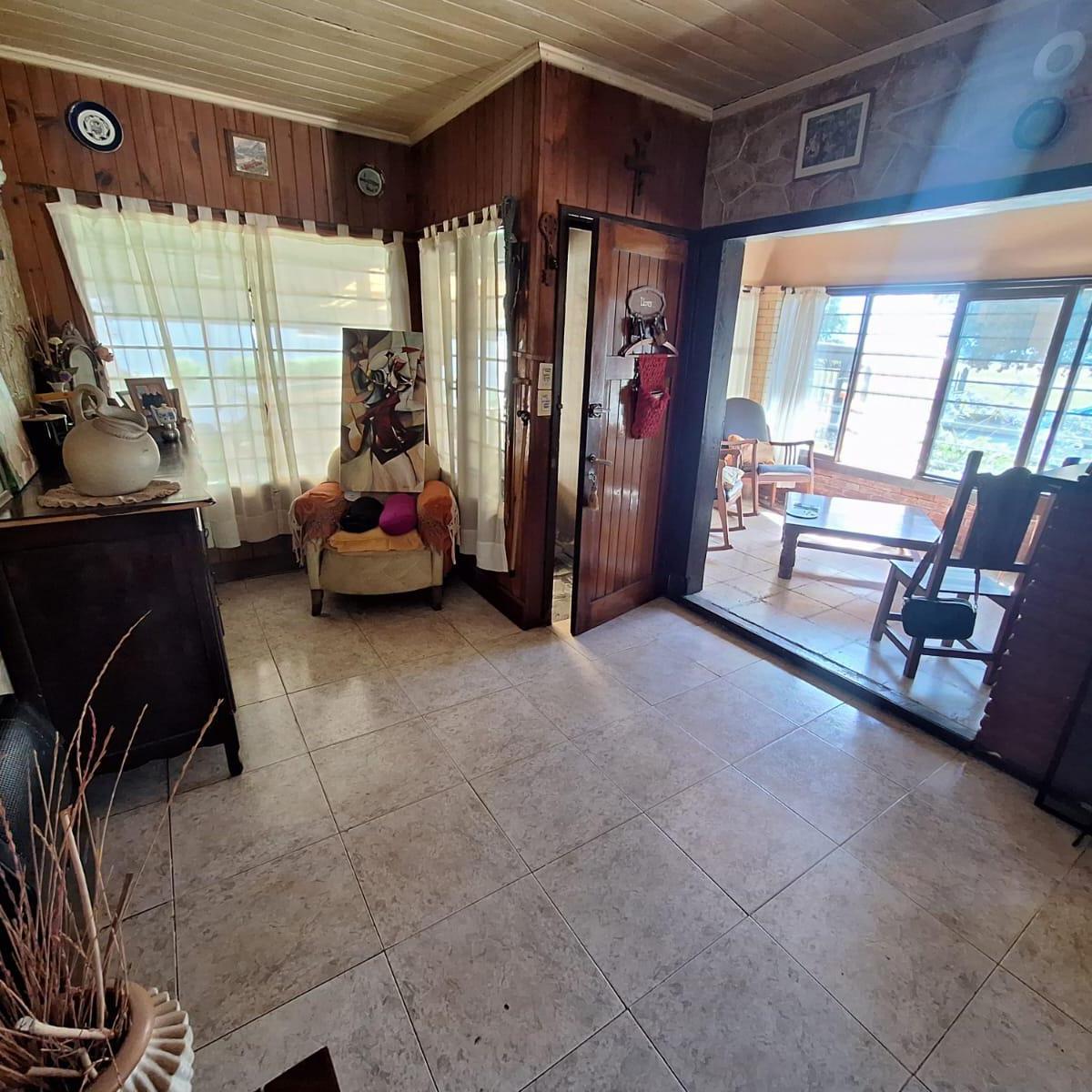 Casa de Cuatro Ambientes en Barrio La Florida. Sobre Dos Lotes 2