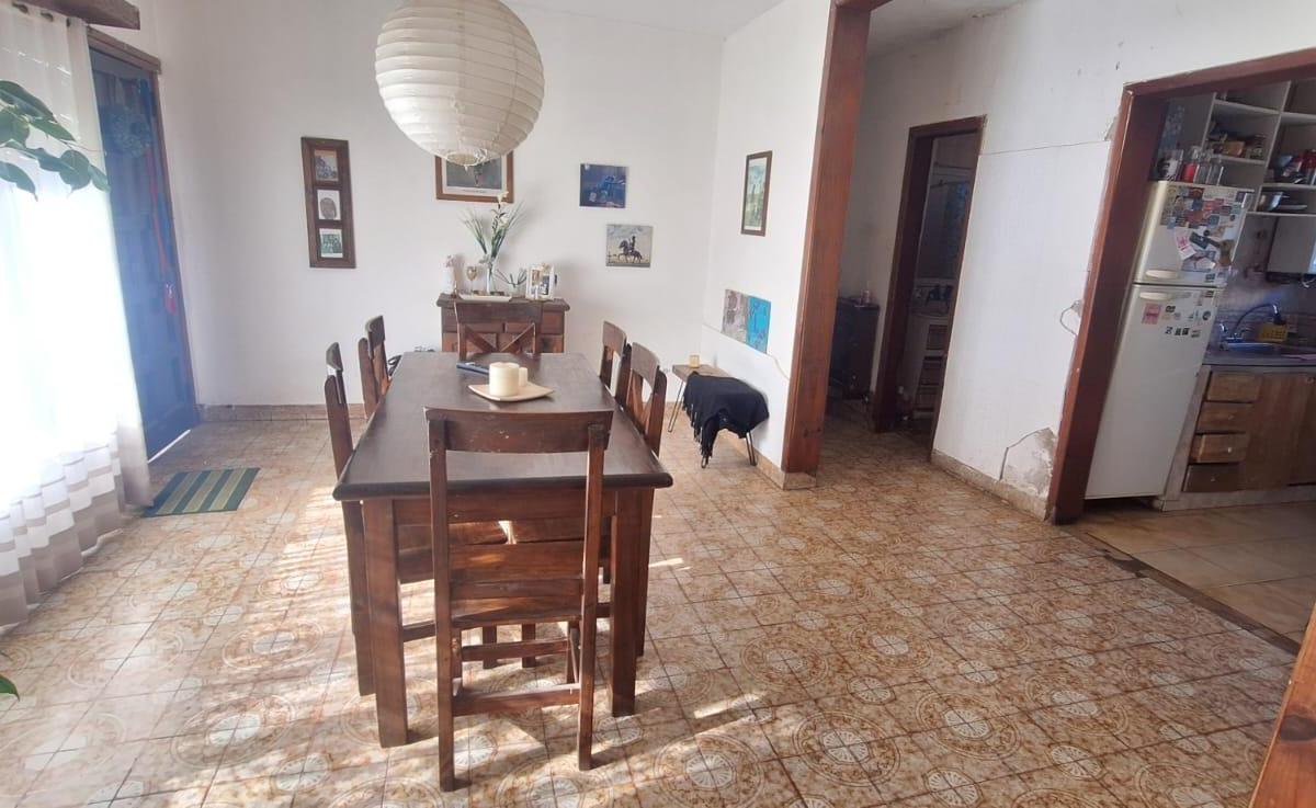Foto de Casa en esquina. Cinco ambientes con patio., imagen 5