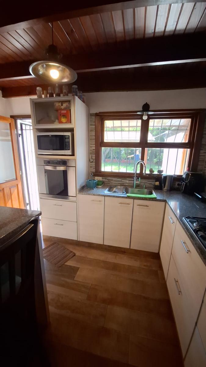 Casa de Cuatro Ambientes. Muy Buen Estado. 4