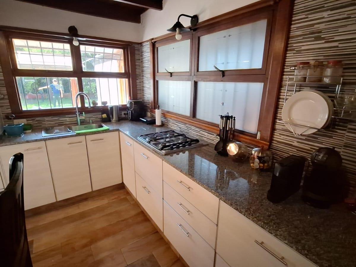 Casa de Cuatro Ambientes. Muy Buen Estado. 2