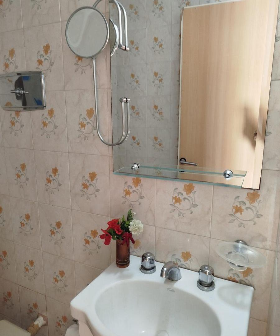 Foto de Departamento de un ambiente con balcón a la calle. Zona Güemes., imagen 5
