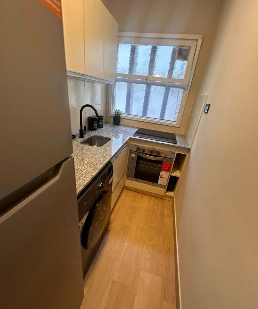 Foto de Departamento de un ambiente y medio con balcón saliente. Amoblado., imagen 3