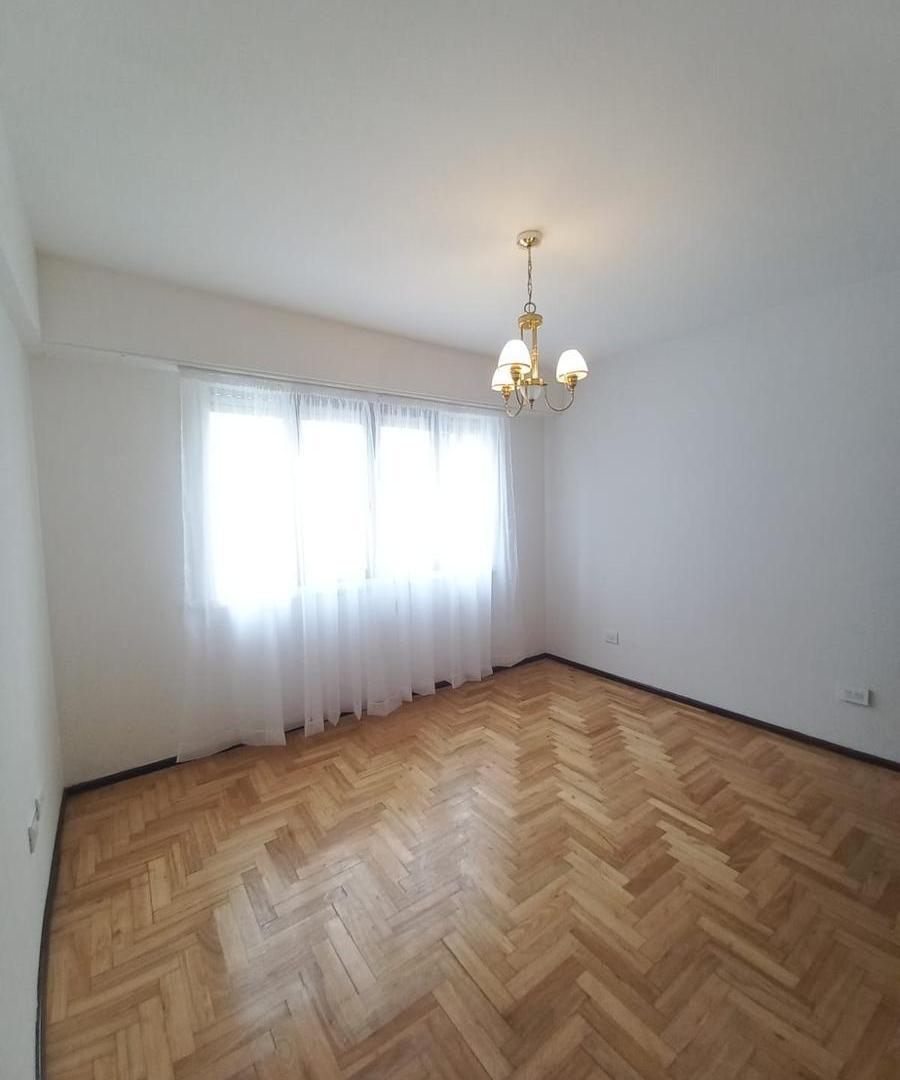 Foto de Departamento de tres ambientes a la calle con balcón. Reciclado., imagen 3