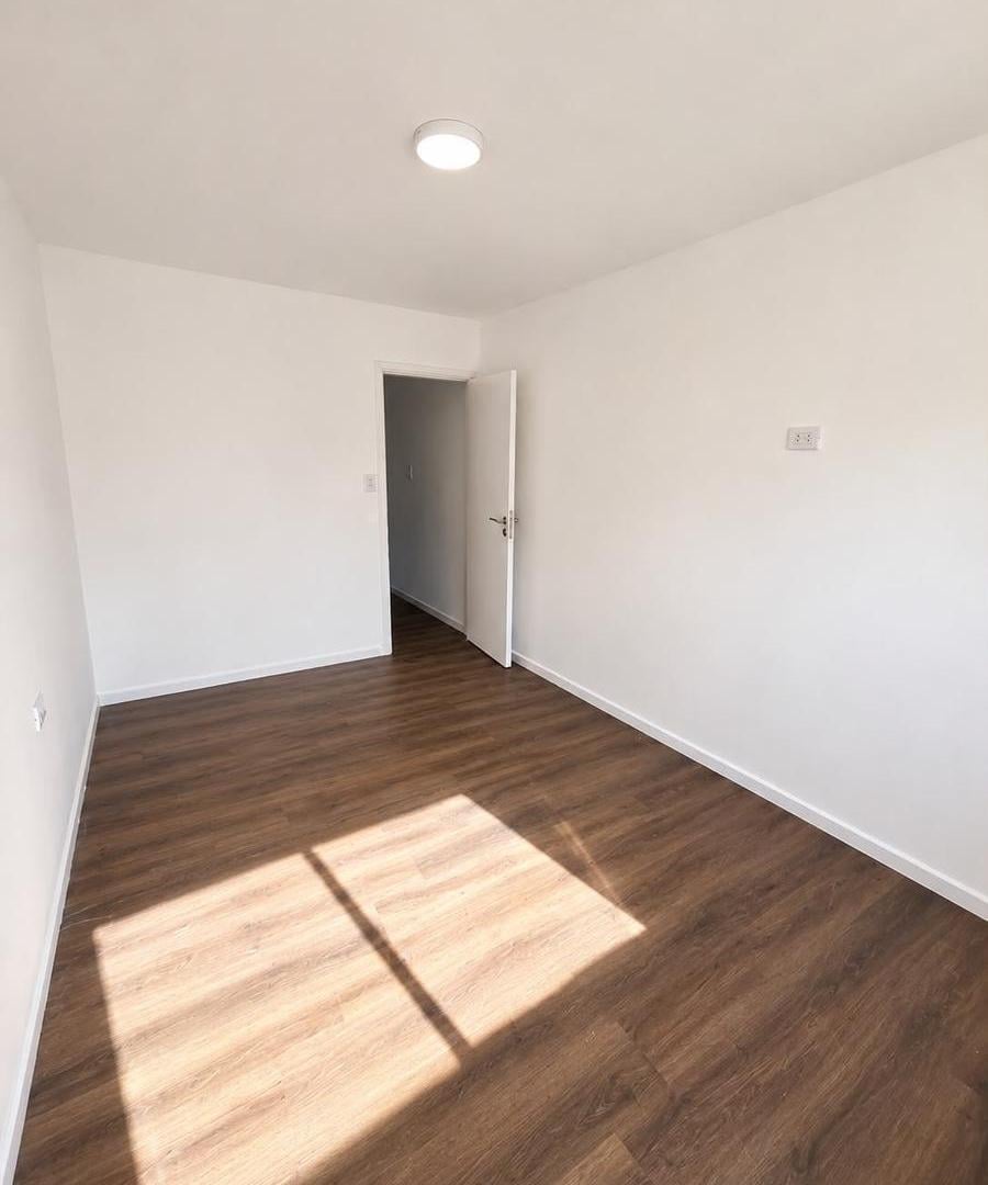 Foto de PH de tres ambientes en duplex. A la calle con patio propio., imagen 4