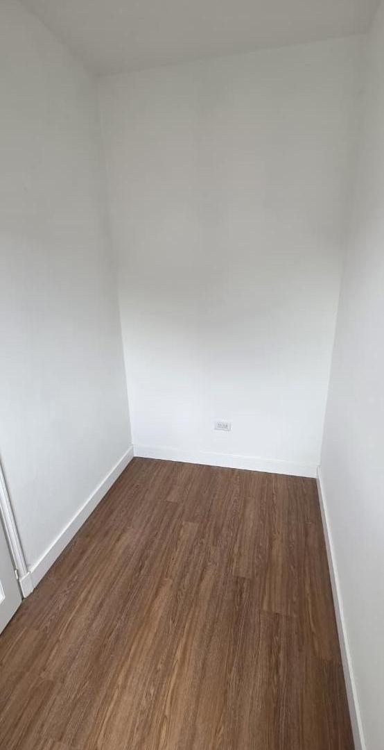 Foto de Departamento dos ambientes con dependencia. Balcón saliente., imagen 4