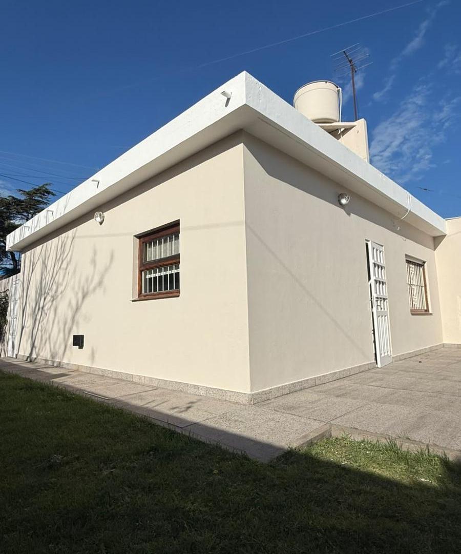 Foto de Casa Americana. Barrio el Gaucho. Permuta por vehículo o departamento., imagen 4