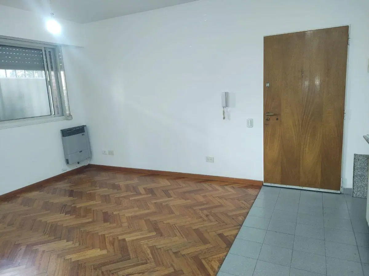 Excelente Monoambiente con cochera 2