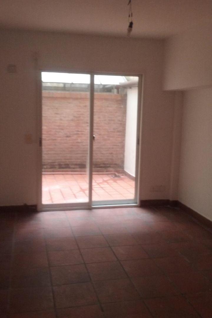 Foto de Dpto de 2 amb con patio ,coch y baulera, imagen 2