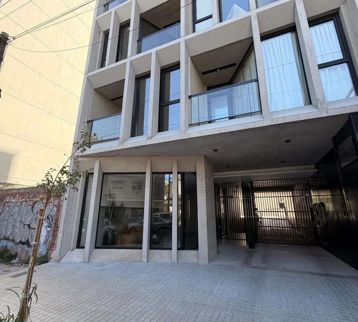 Bonjo 10 / 2 amb Paseo Aldrey 3