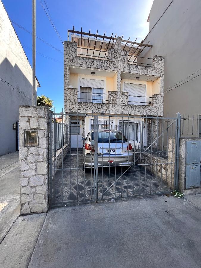 Dúplex en venta de 3 dormitorios c/ cochera en Villa Primera