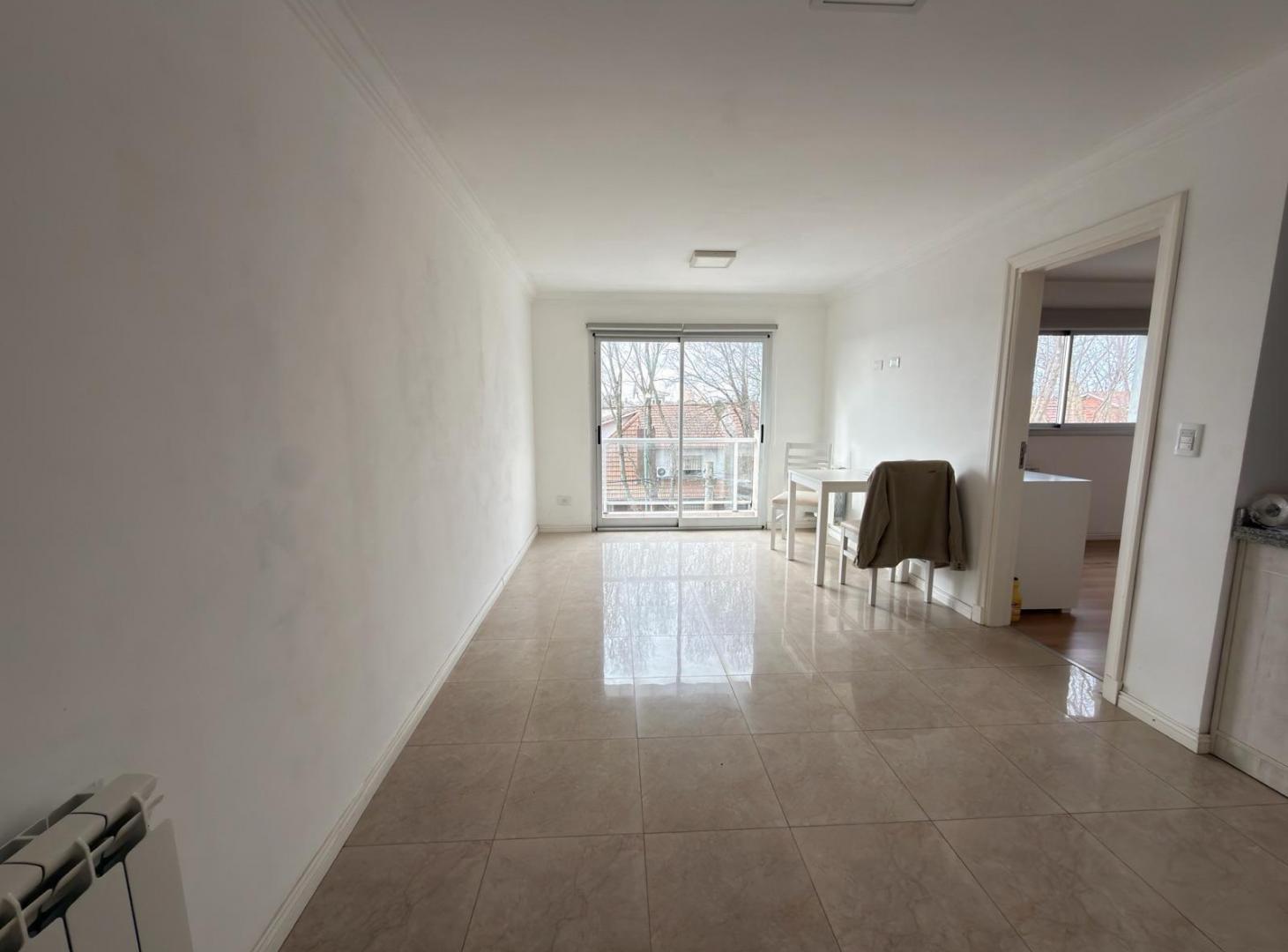 Foto de Departamento en Villa Primera 2 ambientes con cochera, imagen 1
