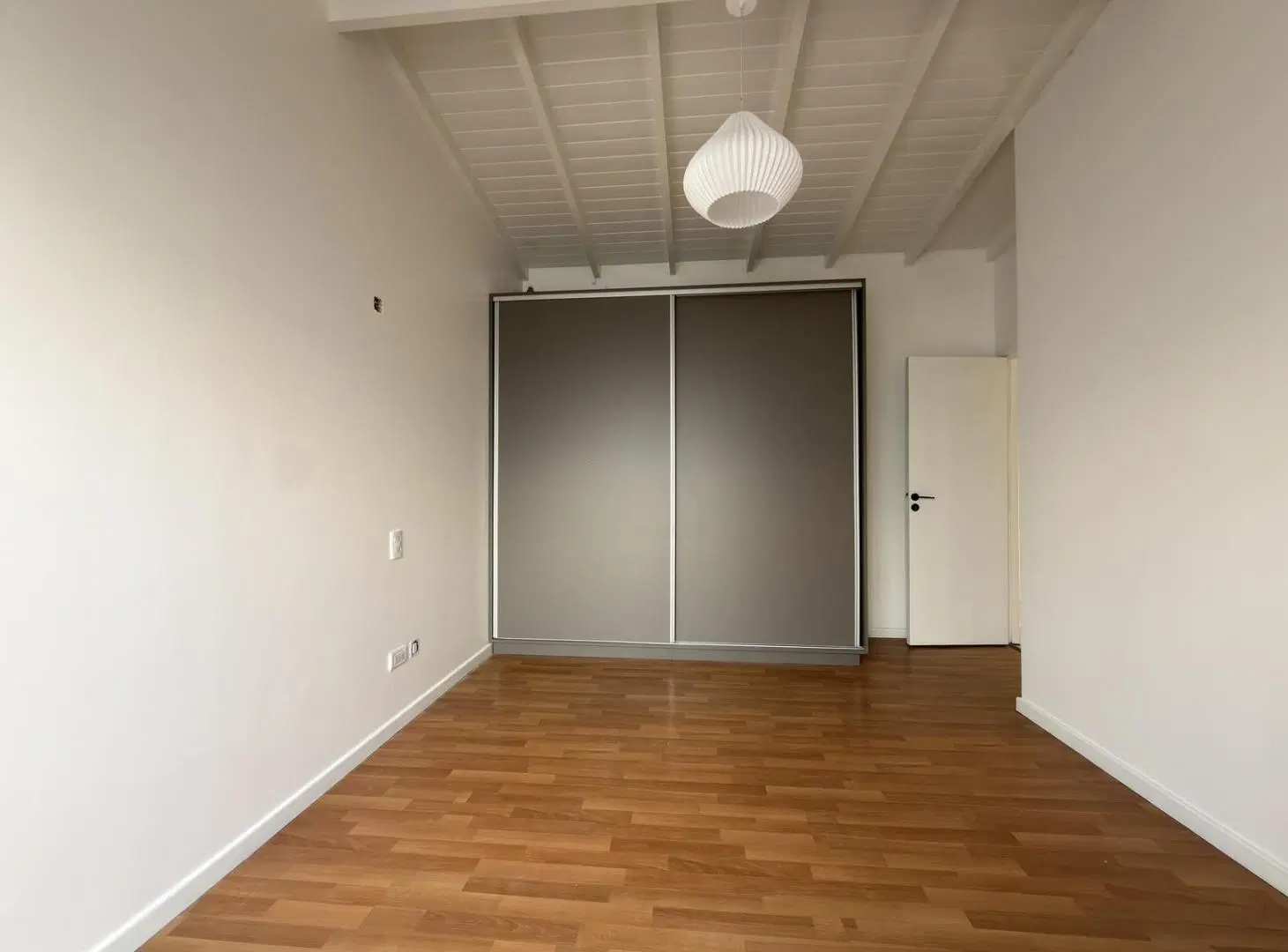 Duplex 3 ambientes con entrada de auto 3