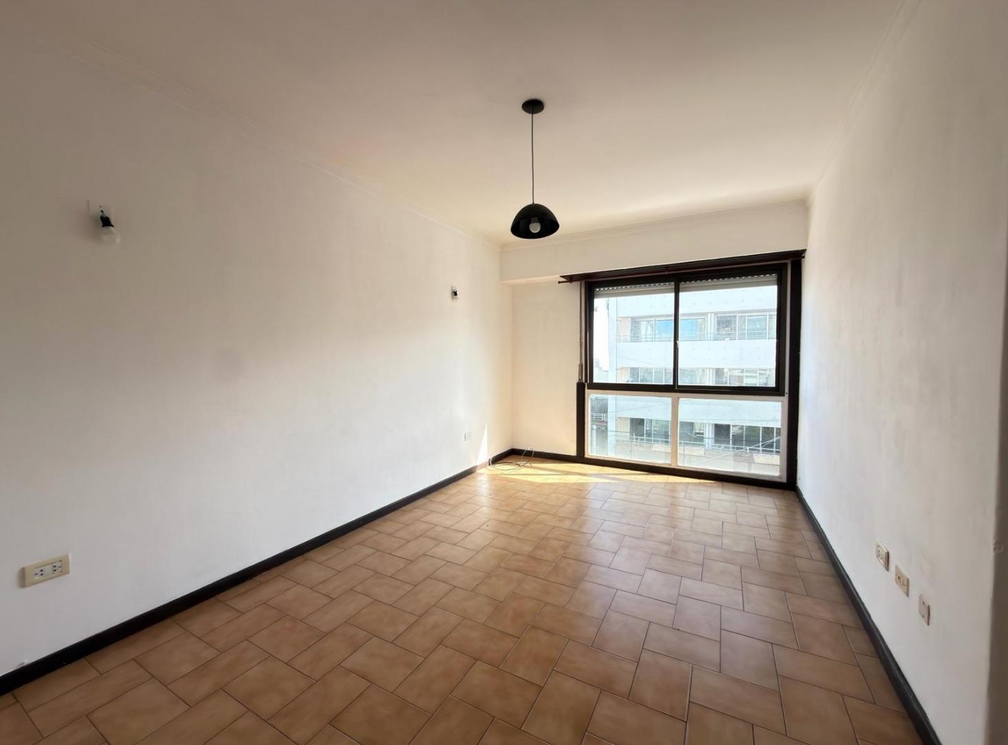 Foto de Departamento 3 ambientes y cochera. Chauvin, imagen 4