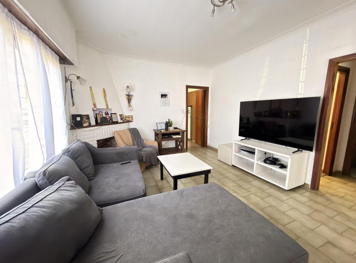 Foto de Casa en esquina con parque y garage doble, imagen 5