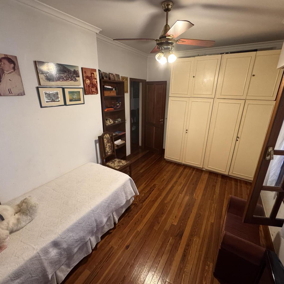 Amplia Casa con Pileta en Venta en El Barrio Inglés de Temperley 3