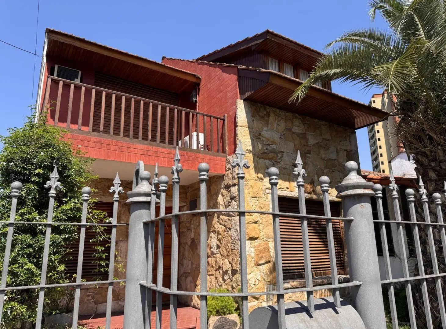 Chalet en 2 plantas en Temperley Oeste 3