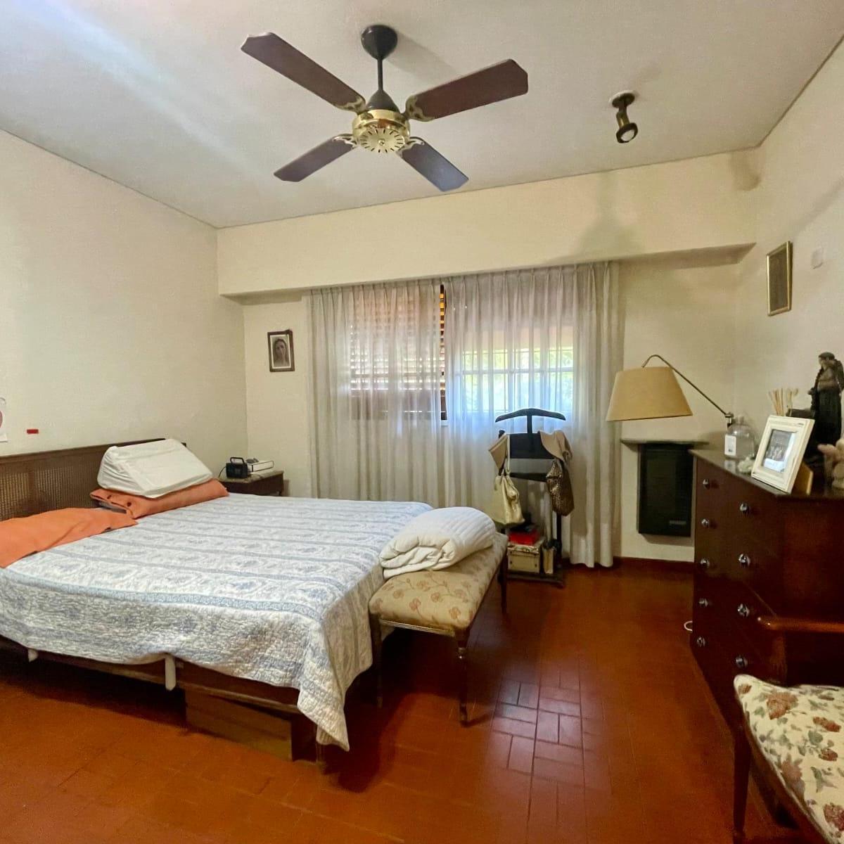 Casa con Parque y Pileta en Villa Urquiza 1