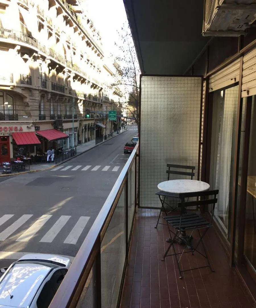 DOS AMBIENTES CON BALCON AMUEBLADO 5