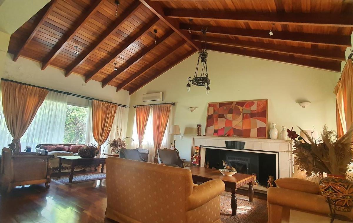 Se Venden 3 Casas con Terreno de 10800 m² en Villa Allende Golf! 5