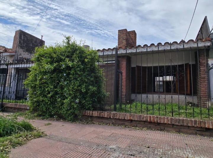 ALQUILO casa en B Maipu 2 dorm cochera! 1
