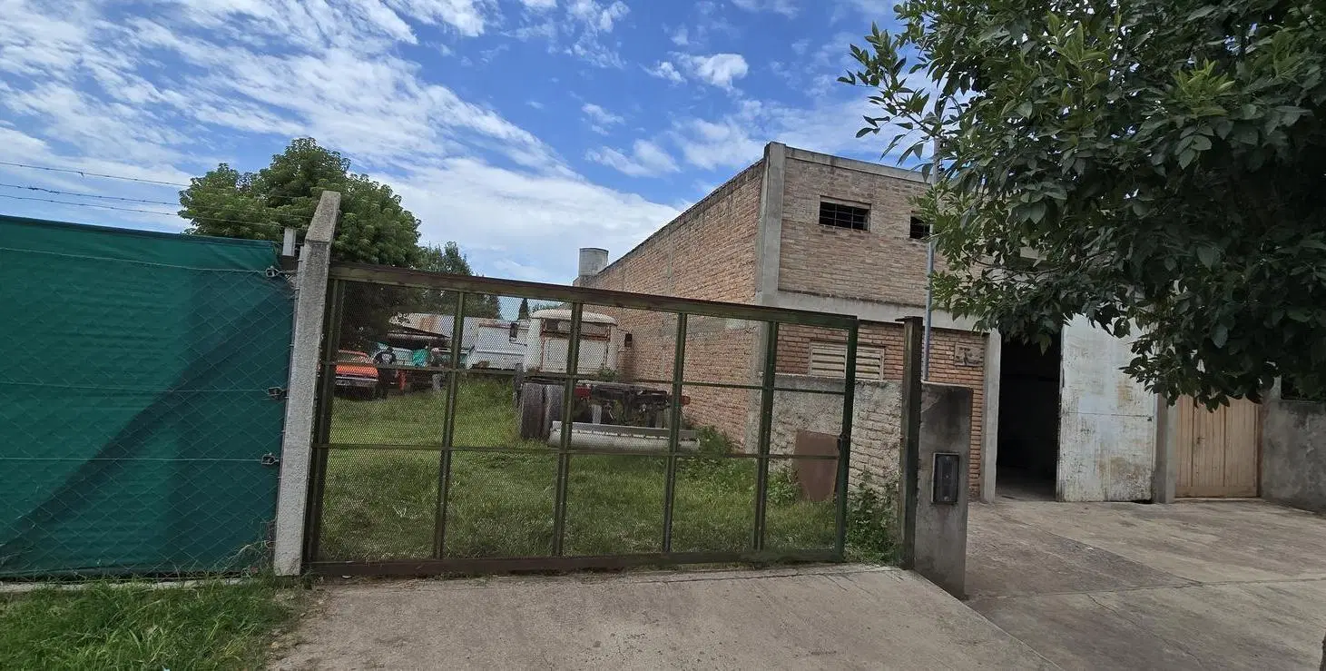 VENDO 3 GALPONES EN TERRENO DE 1800 MT2 UNQUILLO 2