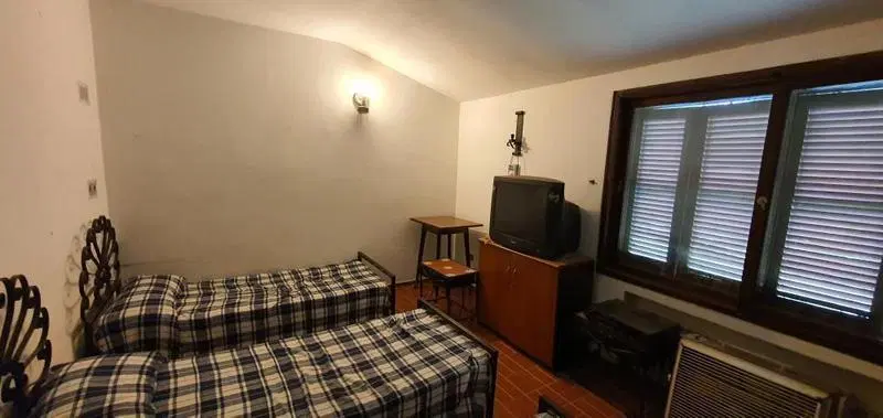 Se vende hermoso caserón + casa de casero en Villa Allende Golf! a pocas cuadras 4