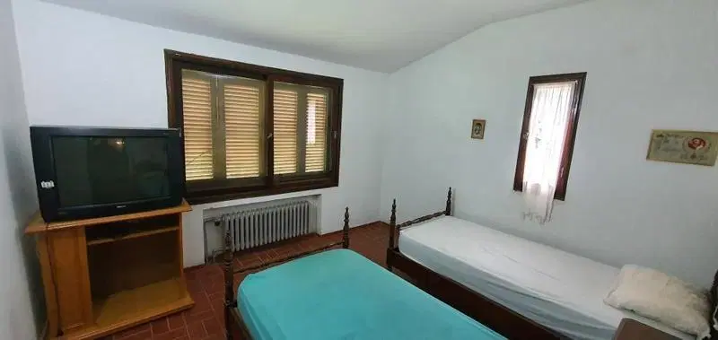 Se vende hermoso caserón + casa de casero en Villa Allende Golf! a pocas cuadras 3