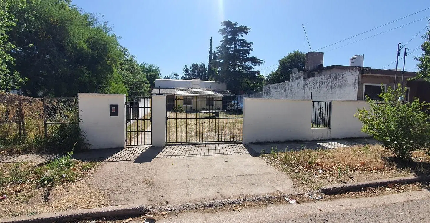 SE VENDE terreno en B SIlvano Funes de 1100 mt2!Frente al CPC Argüello! 4