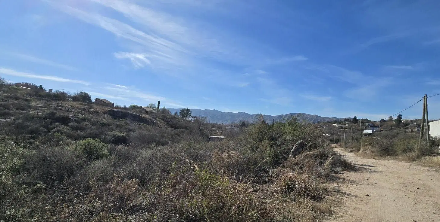 VENDO terreno de 2600 mt2 en Villa Parque Siquiman! 1