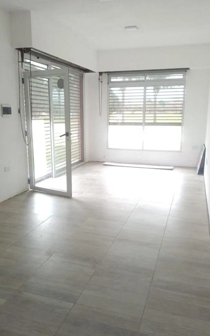 Funes City Av Mitre 91 A local 4 3